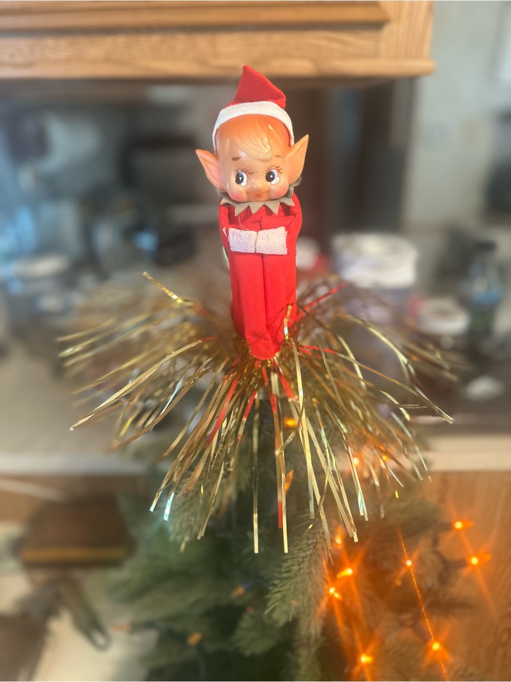 Vintage Red knee hugger elf  Tree Topper gold great condition holiday